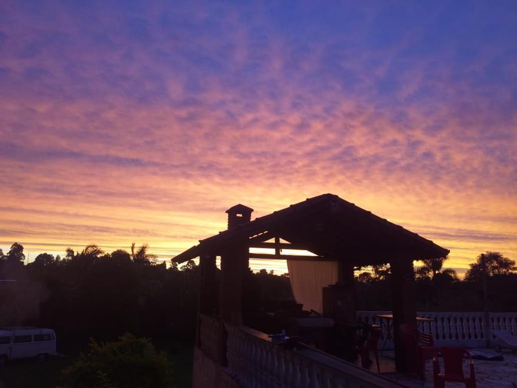 Chacara Em Ibiuna Sao Roque A 70Km De Sp Com Piscina E Wi-Fi Villa Buitenkant foto